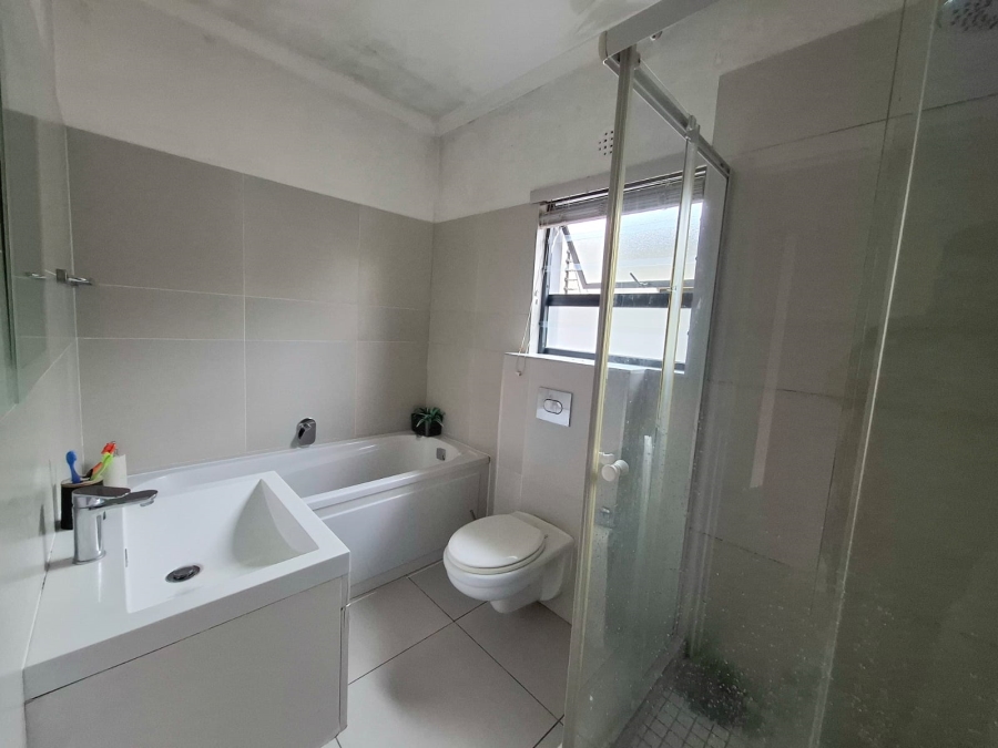 To Let 4 Bedroom Property for Rent in Parklands North Western Cape